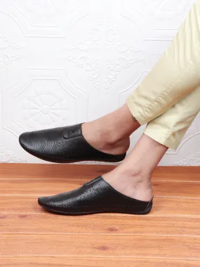 Men Black Ethnic Slip-On Juttis